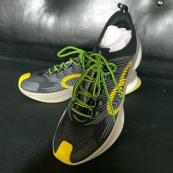 Gucci Run Sneakers - Picture 6 of 10